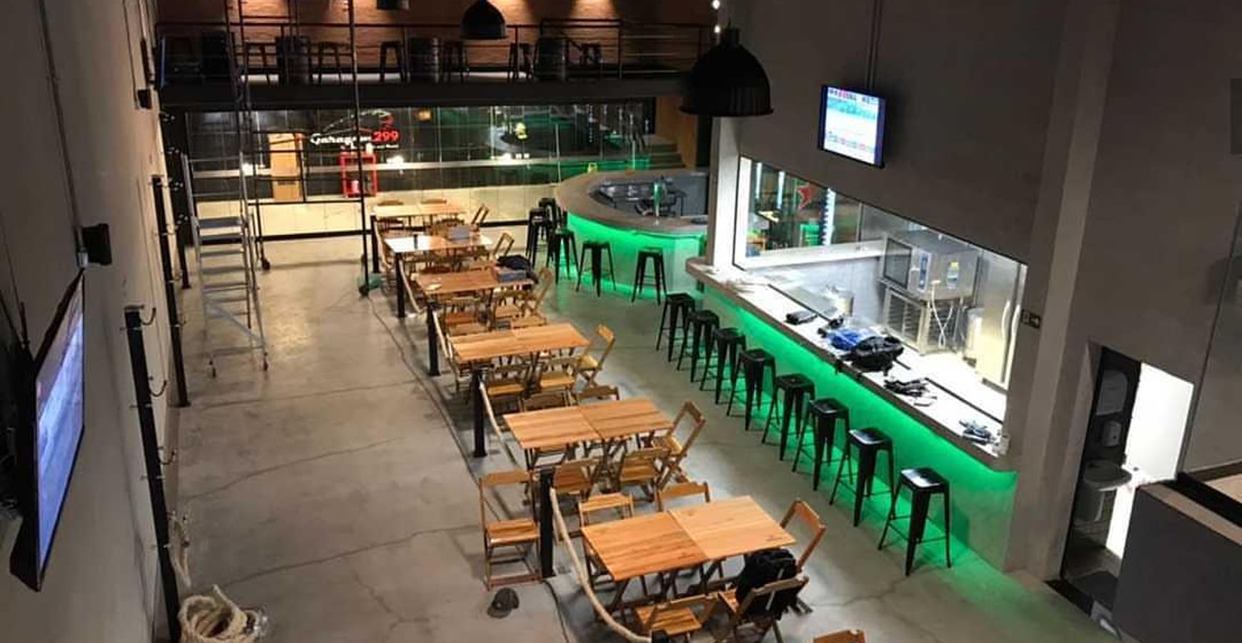 Ambiente em construção Garagem 299 por Grupo Costa Engenharia