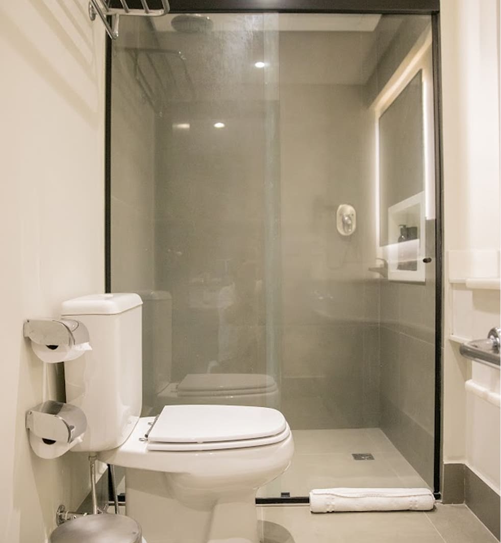Banheiro Intercity Hotels por Grupo Costa Engenharia